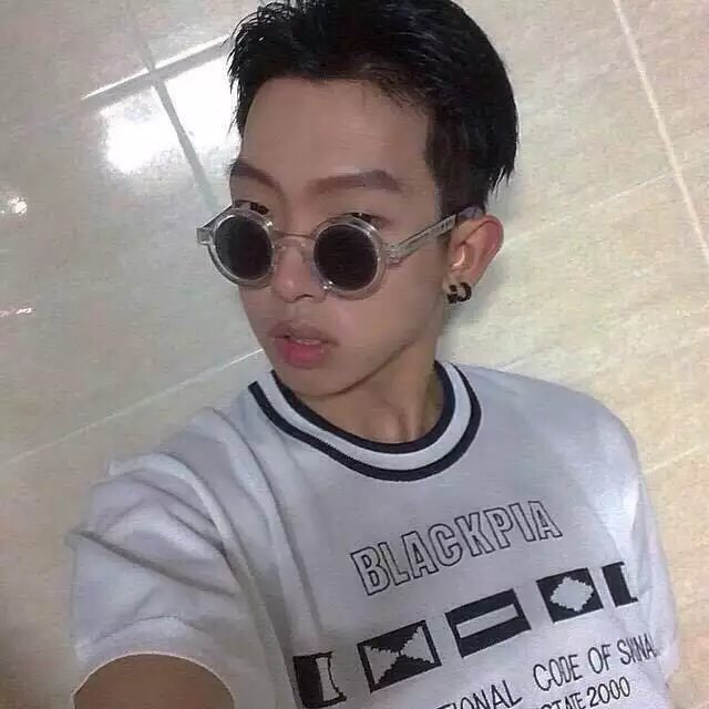 蒲伦纨悦