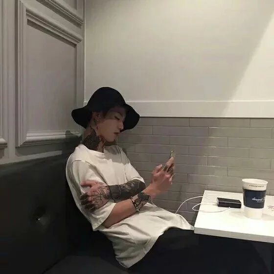 景岚超欣